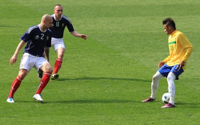 亚美电竞热评-乌克兰队新援首秀即进球